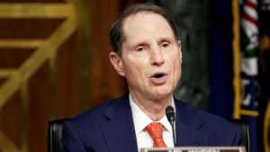Wyden: Financing infrastructure with gas tax increase a "big mistake"